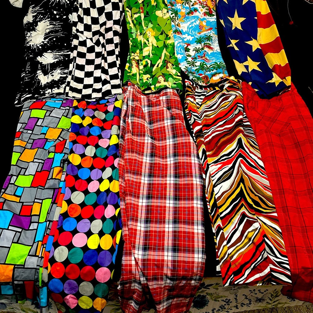 I am selling 10 pairs of golf pants size 42 x 30 golf pants
